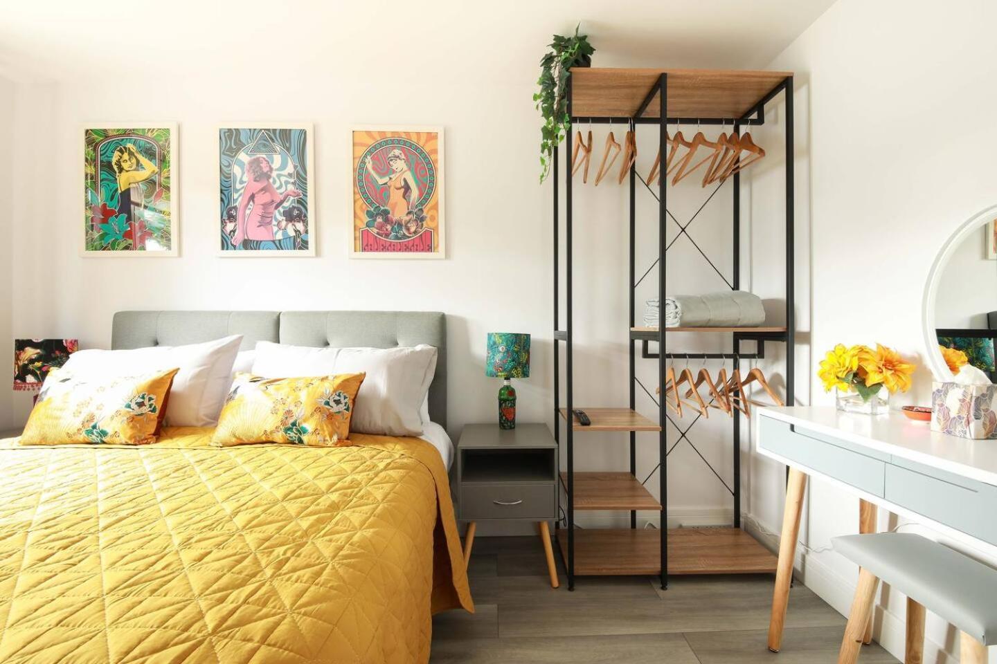Little Bright House Hotel วิทสเตเบิล ภายนอก รูปภาพ