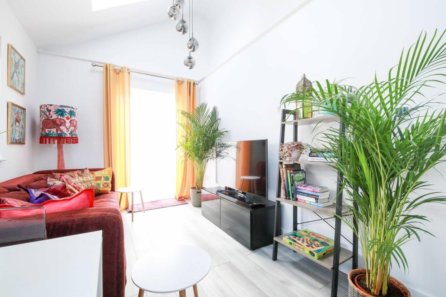 Little Bright House Hotel วิทสเตเบิล ภายนอก รูปภาพ