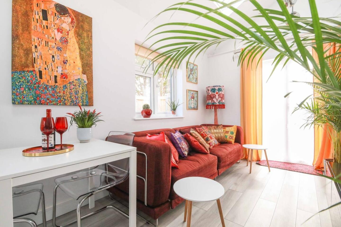 Little Bright House Hotel วิทสเตเบิล ภายนอก รูปภาพ